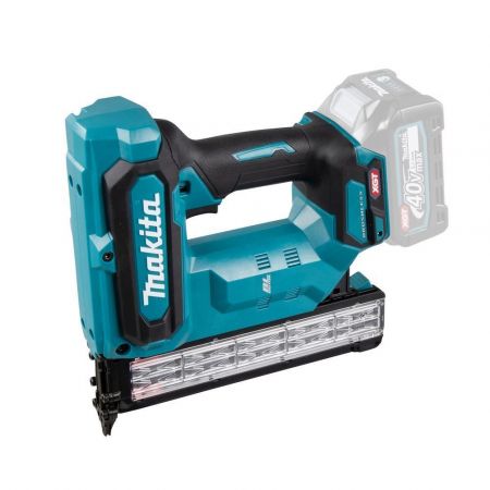 Аккумуляторный гвоздезабиватель XGT Makita FN001GZ